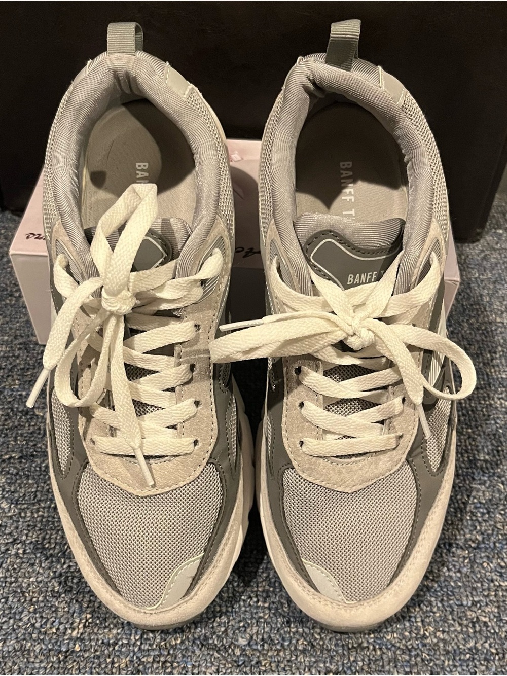 Men's Gray & White Mesh Sneaker